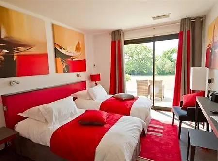 Hotel La D'o Sainte-Eulalie (Gironde)