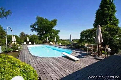 Hotel La D'o Sainte-Eulalie (Gironde)